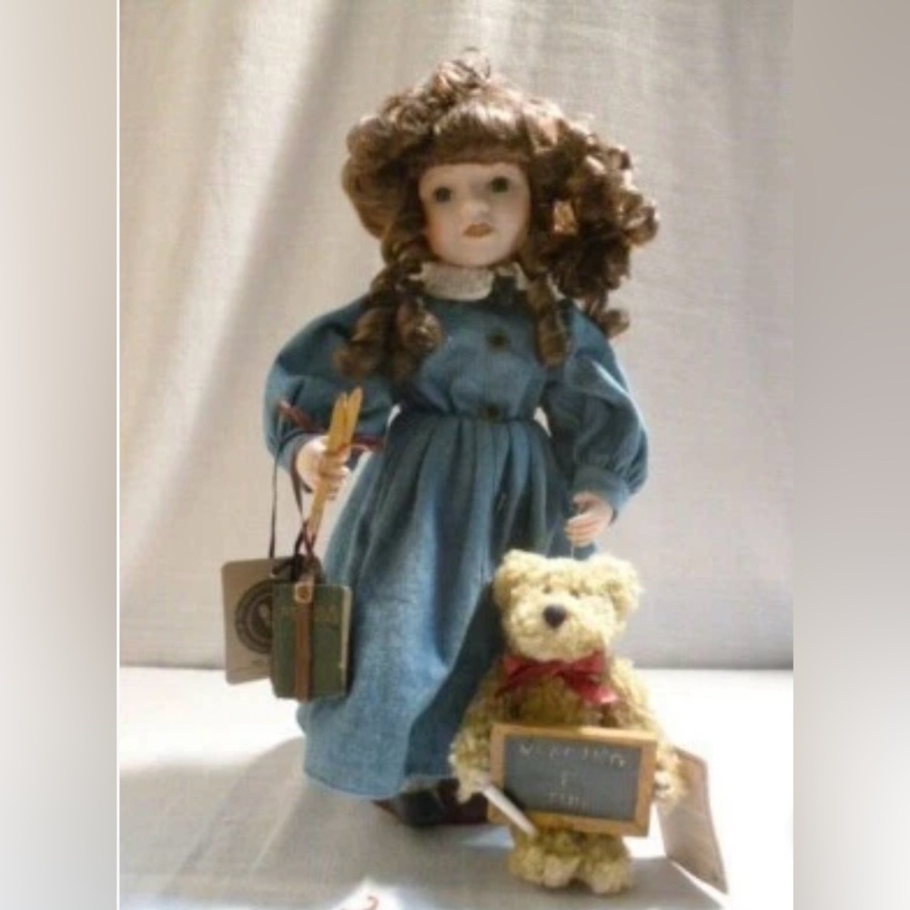 New vintage 1998 Boyds Bears Yesterdays' Child Doll Collection Box